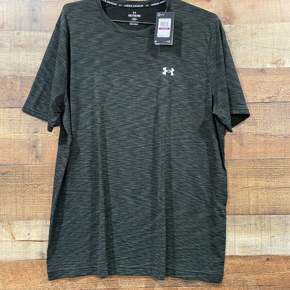 New With Tags Under Armour Short Sleeve Fitted Mens Tee Size 2XL